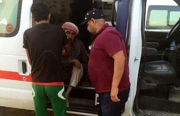 استان انبار به خانواده های آواره فلوجه کمک می کند