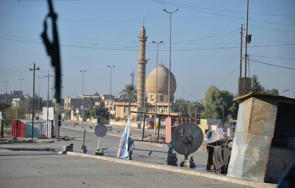 صورة لمسجد أهل البيت شرقي الموصل التقطت في شهر تشرين الثاني/نوفمبر الجاري بعد تطهير المنطقة من مقاتلي تنظيم 'الدولة الإسلامية في العراق والشام'. [حقوق الصورة لقوات جهاز مكافحة الإرهاب]