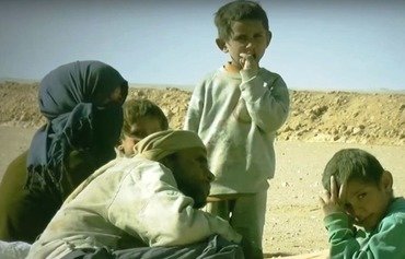 داعش تصادر منازل دير الزور وتنهب أموال سكانها