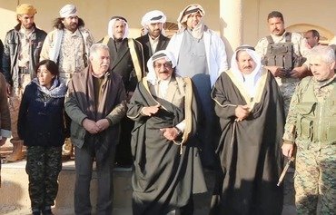 رجال العشائر السورية ينضمون إلى قوات سوريا الديموقراطية لقتال داعش