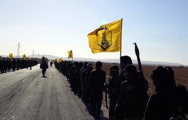 ميليشيات مدعومة من إيران تجند باكستانيين وأفغان للقتال في سوريا