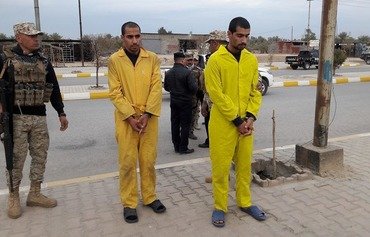 مسؤولون من الأنبار يتلقون أخباراً عن انشقاقات في داعش