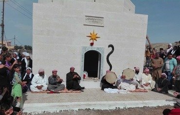 نينوى تشارك فرحة الآيزيديين بإعادة افتتاح أحد مزاراتهم