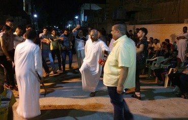عشایر انبار پس از بیرون راندن داعش به اجرای رقص چوبی می پردازند