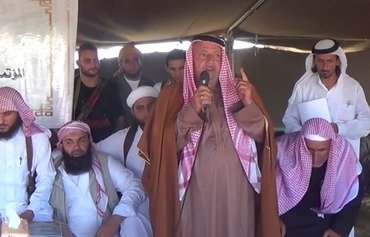 قبيلة البكارة تتبرأ من زعيمها لتعاونه مع الحرس الثوري الإيراني