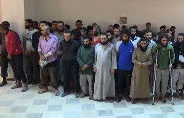 امیران داعش و ستیزه جویان خارج الرقه را رها کردند