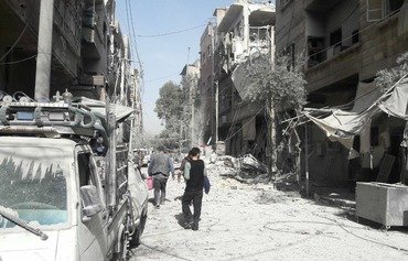 عناصر المعارضة يبدأون بمغادرة آخر معقل في الغوطة