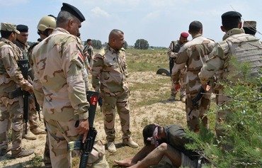 فلول داعش يواجهون مصاعب بالغة للبقاء أحياء في صحراء العراق