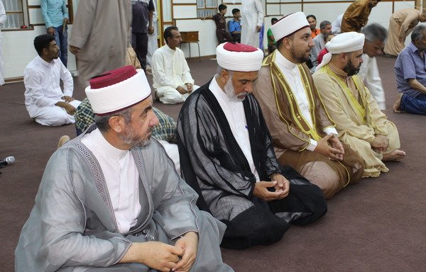 روحانیون و امام های اهل فلوجه برای شرکت در یک مراسم صوفی در یک مسجد جمع شده اند. (سیف احمد/ دیارنا)