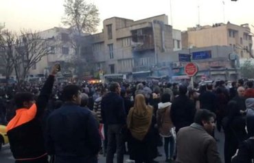 إيران تستنزف صندوق الثروة السيادي في دعم العمليات العسكرية