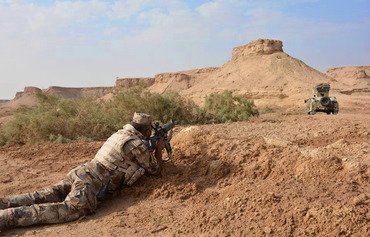 قوات الأمن والعشائر تطارد فلول داعش في مناطق صحراوية نائية
