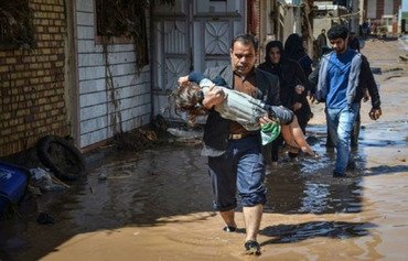 خبراء: إيران تحول المساعدات الإنسانية إلى خزائن الحرس الثوري الإيراني