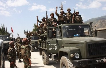 سربازان وظیفه سوری برای اجتناب از درگیری ادلب فرار می کنند