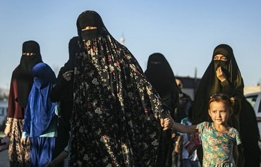 مخاوف من انتشار الفكر المتطرف داخل مخيمات اعتقال مخصصة لعناصر داعش