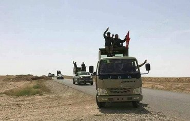 الحرس الثوري الإيراني يستغل الحرب السورية لإنشاء خطوط تهريب عبر دير الزور