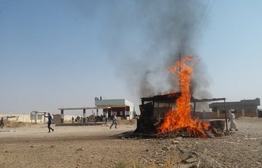 معترضان دیرالزور رژیم و سپاه پاسداران انقلاب اسلامی را محکوم کردند