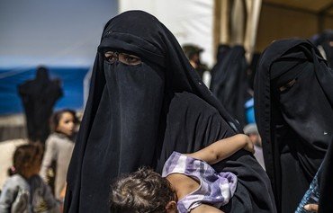 القبض على امرأتين هولنديتين من داعش إثر عودتهما إلى بلادهما