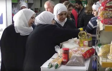 انهيار الليرة يزيد من معاناة الشعب السوري