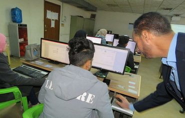 العراق يعمل على معالجة مسألة البطالة بين الشباب