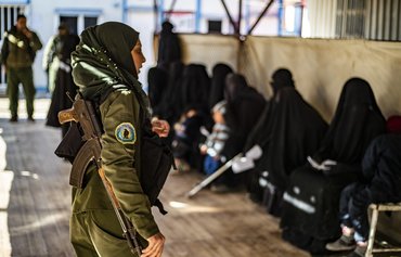 الأكراد في سوريا يطالبون من جديد بالمساعدة لمحاكمة مقاتلي داعش