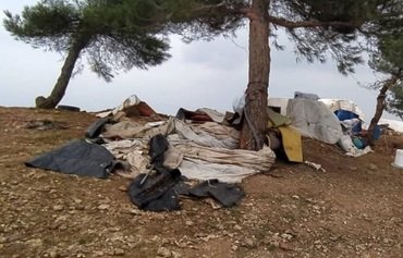 درحالی که جنگ وارد دهمین سال خود می شود آواره گان ادلب بدون سرپناه هستند