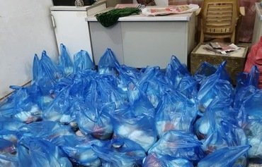 فعالان عراقی از خانواده های فقیر حمایت می کنند