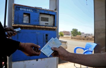 ادلب سوریه لیر ترکیه را به جای پوند در حال سقوط استفاده می کند