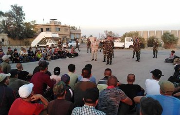 القوات الروسية تجند الشباب السوري في ميليشيا دير الزور
