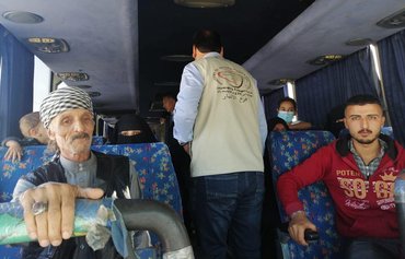 العراق يغلق عشر مخيمات للنازحين مع عودة المزيد من العائلات لمناطقهم