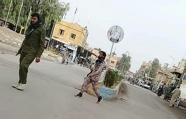 النظام السوري والميليشيات يبتزون سكان دير الزور