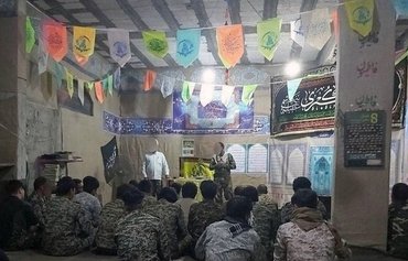 مسؤولو التجنيد في الحرس الثوري يستهدفون شباب دير الزور