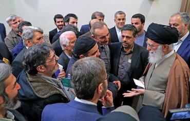 وثائقي جديد يخفي تاريخ خامنئي الحافل بإثارة الانقسامات