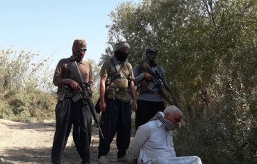 روی آوردن جنگجویان داعشی بدهکار به راهزنی در شرق سوریه
