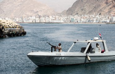 اليمن يحث على وقف تهريب الأسلحة الإيرانية إلى الحوثيين