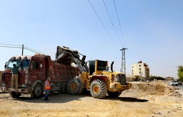100 مليار من ʼالاستثماراتʻ السورية تثير موجة غضب بين الإيرانيين الفقراء