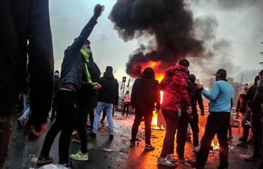 تلاشي جهوزية الحرس الثوري أمام انتفاضة داخلية محتملة في ظل الضائقة المالية التي يمر بها