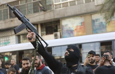 خبراء: لبنان لن يتقدم مع بقاء سلاح حزب الله