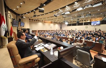 العراق عند مفترق طرق محفوفة بالمخاطر بعد انسحاب الصدر