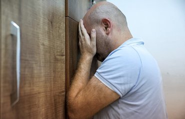 أهوال ʼغرف الملحʻ تطارد المعتقلين السوريين السابقين