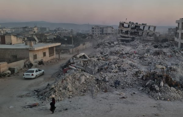 The town of Jandaris in northern Syria suffered great destruction in the earthquake that hit Türkiye and Syria on February 6, while some buildings that remained standing are susceptible to collapse, causing many to move to tents. [Ramadan Suleiman]