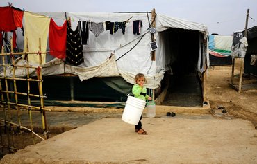 سيطرة حزب الله على المناطق الحدودية مع سوريا تمنع عودة اللاجئين